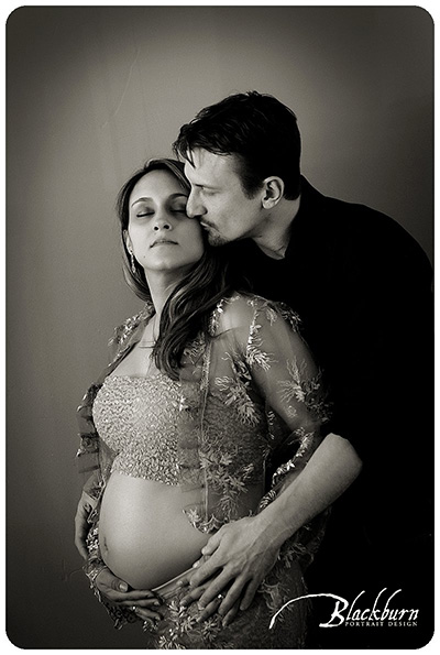 Black and White Pregnancy Photos