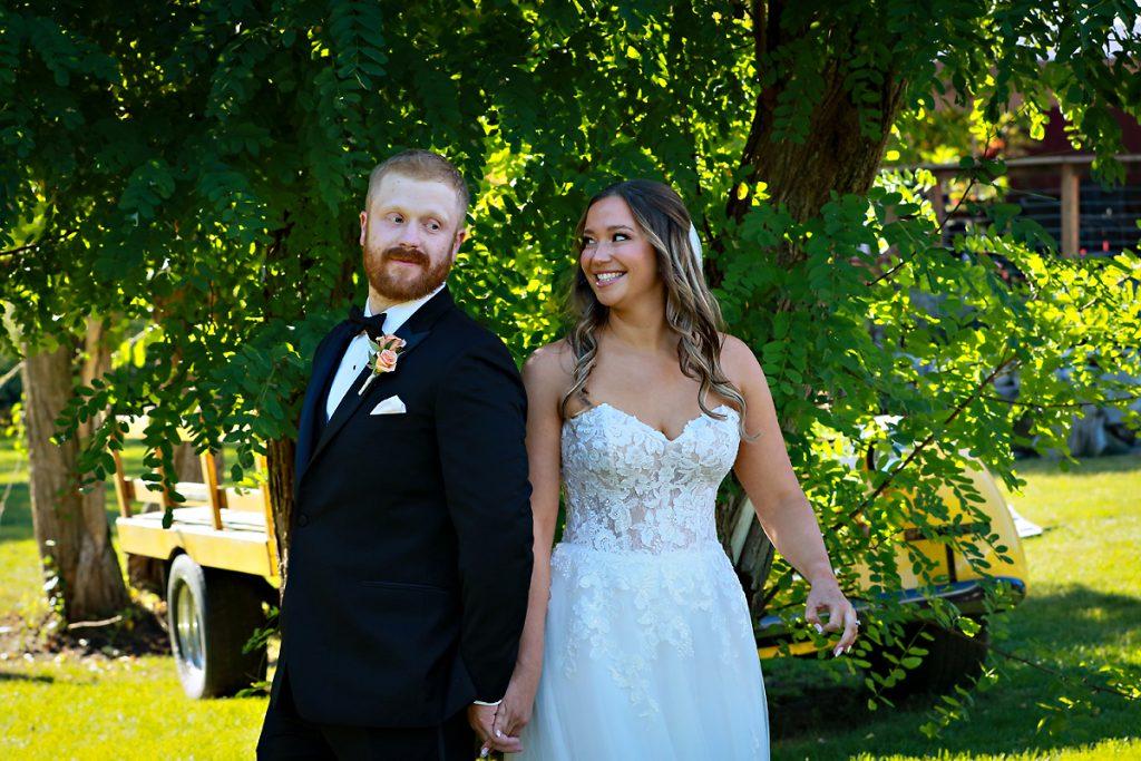 Must Have Wedding Photo First Look