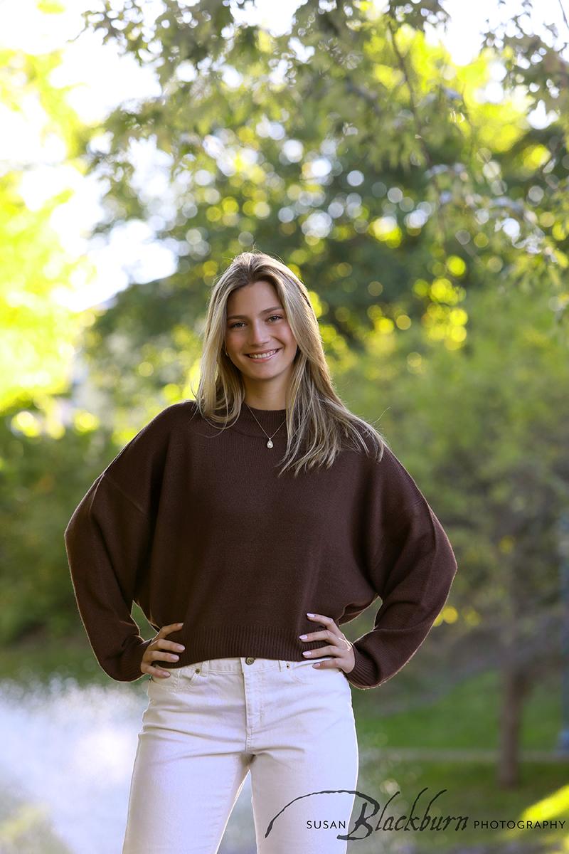 What Should I Wear? | Go to Guide for Senior Portraits