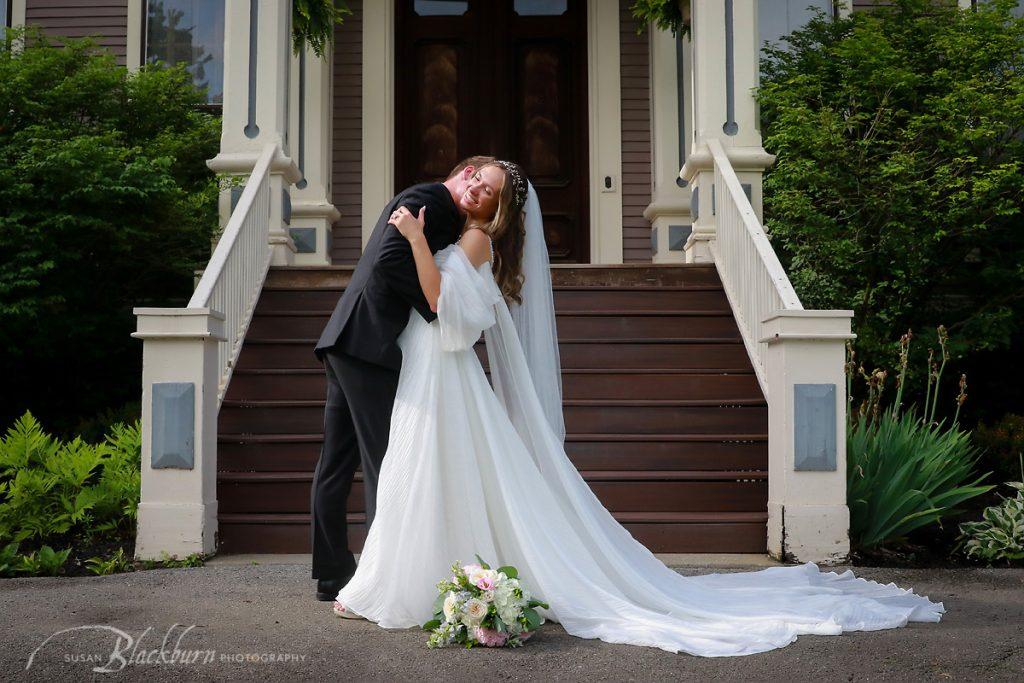 Mansion of Saratoga Summer Wedding Photo